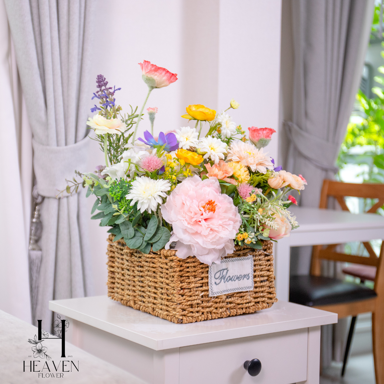 Soft pink roses arrangement